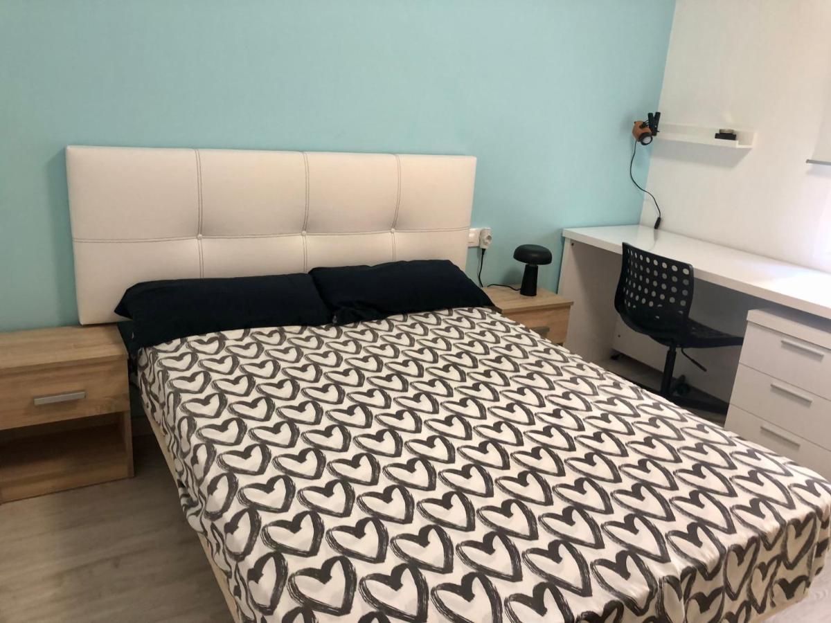 Familia, Amigos Y Playa Apartment Салоу Екстериор снимка