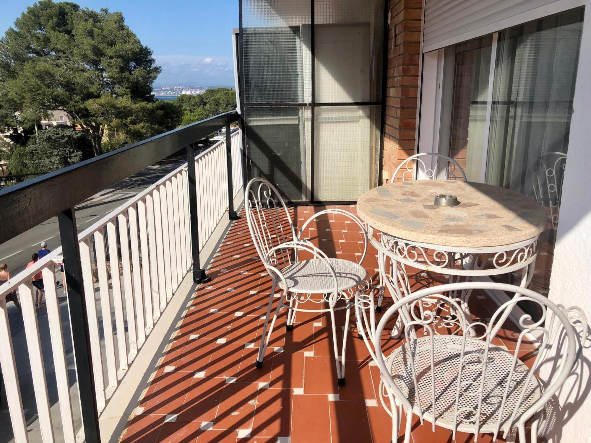 Familia, Amigos Y Playa Apartment Салоу Екстериор снимка